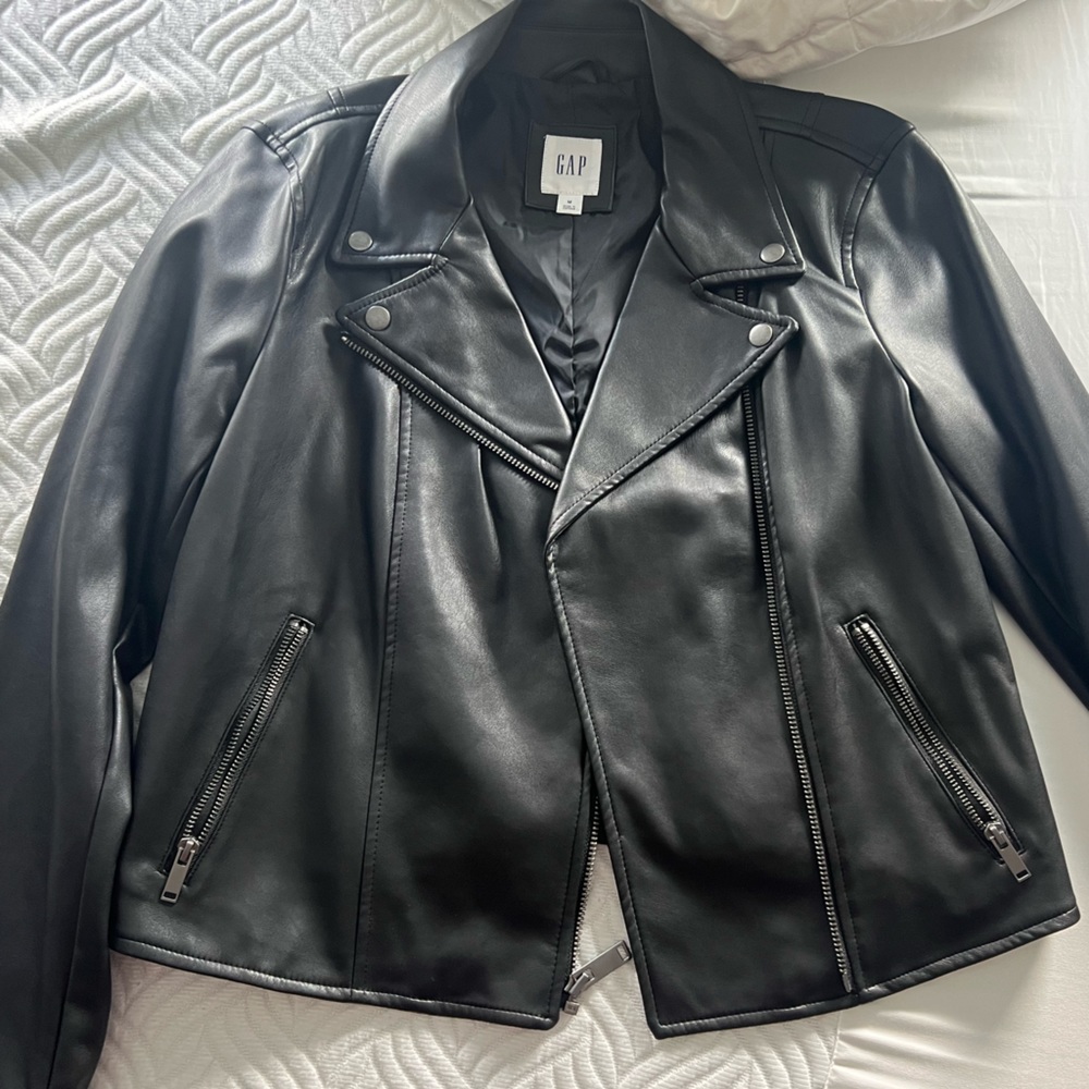 GAP Women’s Leather Jacket Size Medium